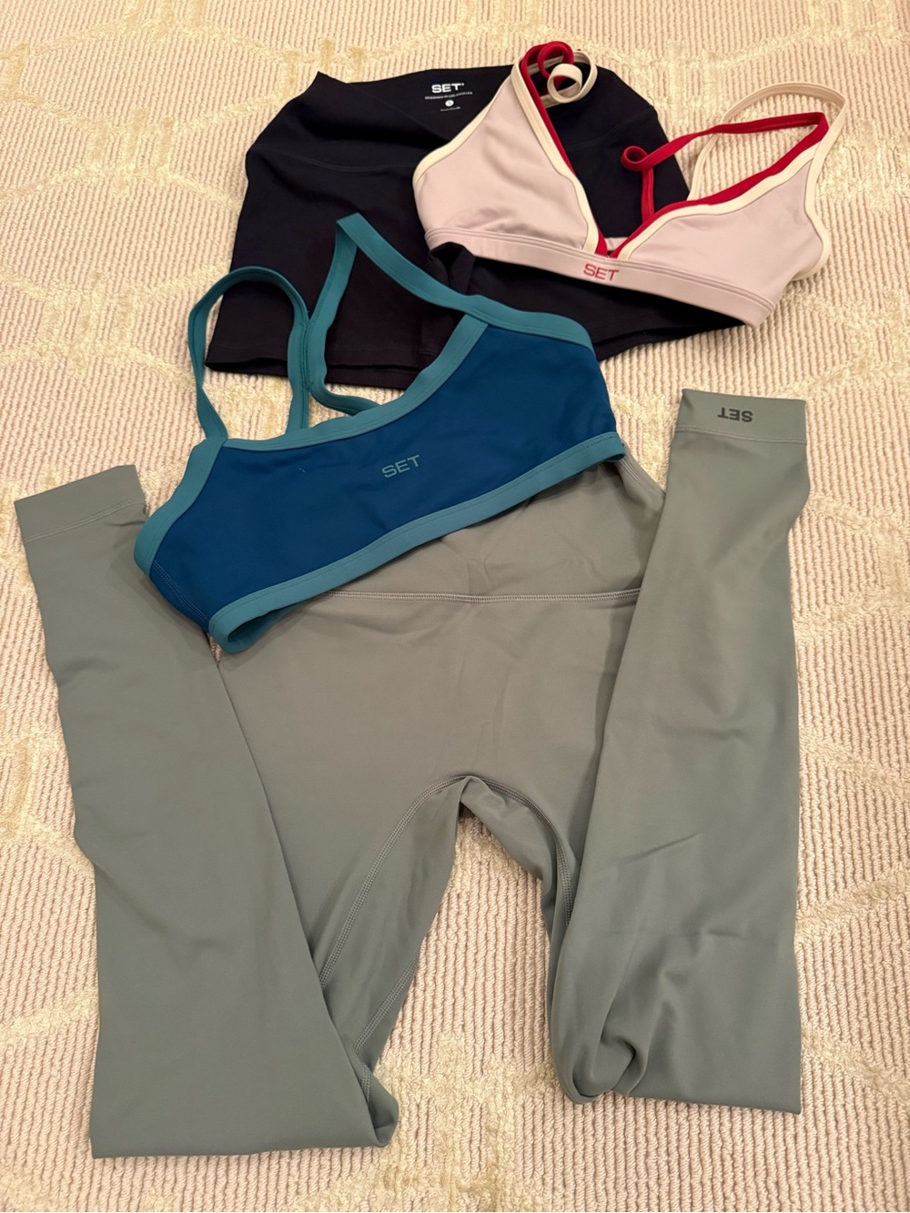 Set active Womenโs Blue Teal Sports Bra and Gray Leggings Activewear Set small